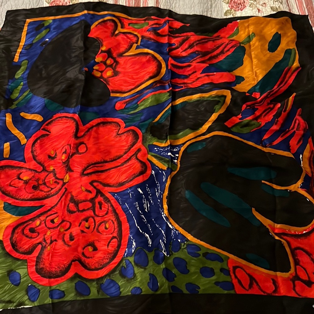 Carres du Louvre Paris 100% silk scarf square 34”